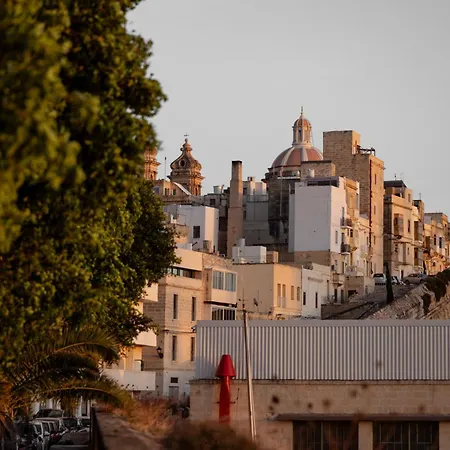 Luxury Cave By The Sea