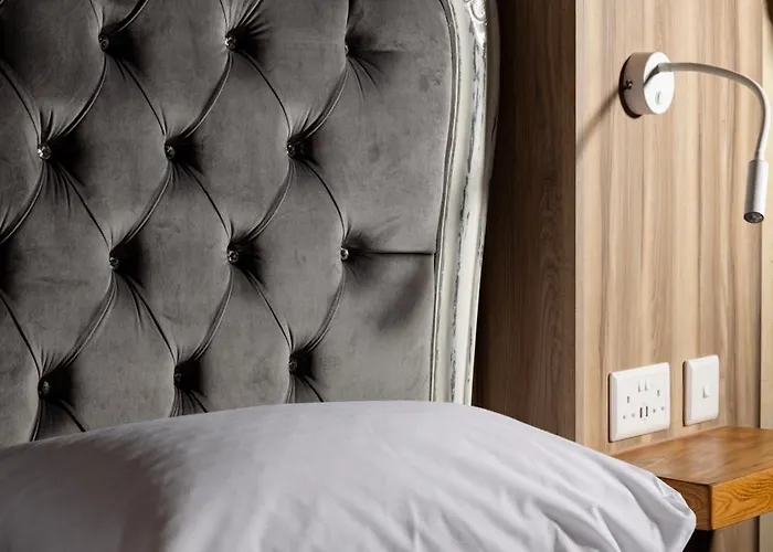 Luxury Cave By The Sea