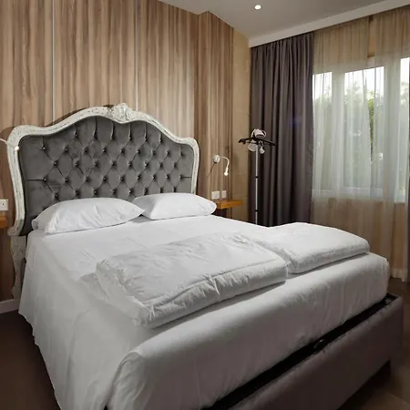 Luxury Cave By The Sea