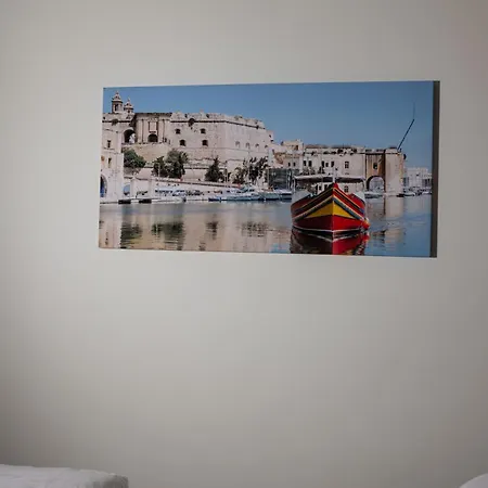 Luxury Cave By The Sea *