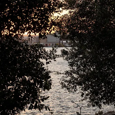 דירה Luxury Cave By The Sea סנגלאה