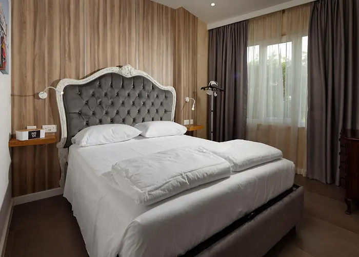 Luxury Cave By The Sea