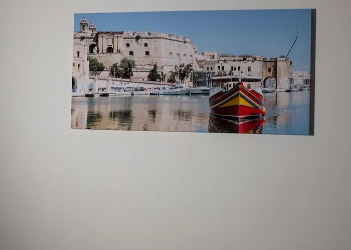 Luxury Cave By The Sea *