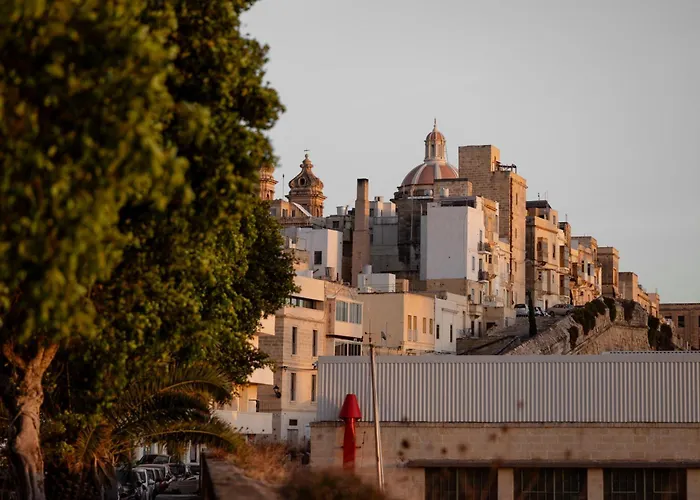 Luxury Cave By The Sea